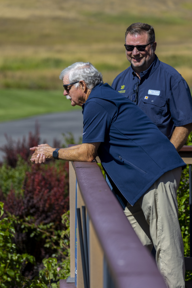 042